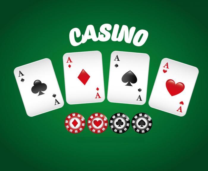Fyra spelkort med ess i klöver, ruter, spader och hjärter under ordet CASINO och över fyra spelmarker, två röda med ruter och hjärter samt två svarta med klöver och spader